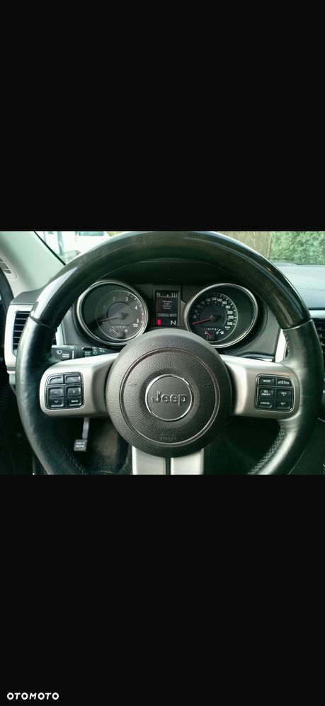 Jeep Grand Cherokee - 19