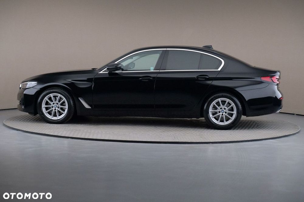 BMW Seria 5 520d xDrive - 4