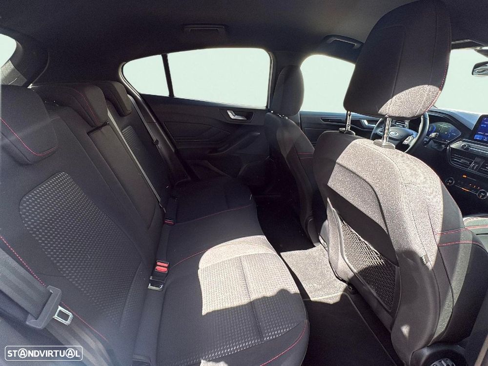 Ford Focus 1.0 EcoBoost MHEV ST-Line - 16