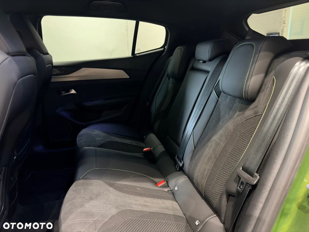 Peugeot 408 1.6 Plug-in Hybrid 240 GT Exclusive e-DCS7 - 18
