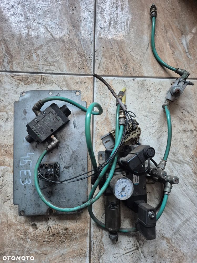 ELEKTROZAWÓR REDUKTOR CIŚNIENIA UNIVER CM-9700 KOMPLET - 1