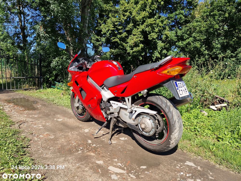 Honda VFR - 3