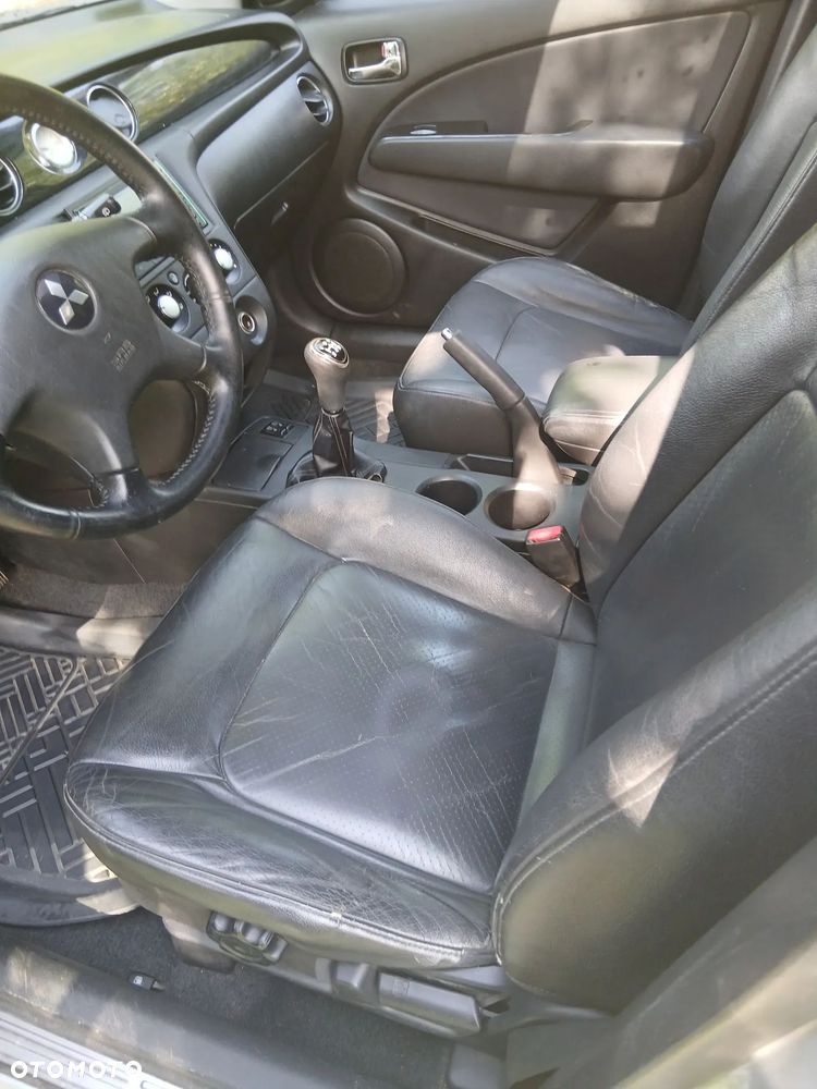 Mitsubishi Outlander 2.0 Comfort 4WD - 7