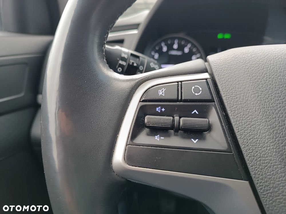 Hyundai Elantra - 16