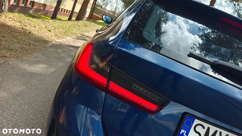 BMW Seria 3 320d Sport Line Shadow - 7