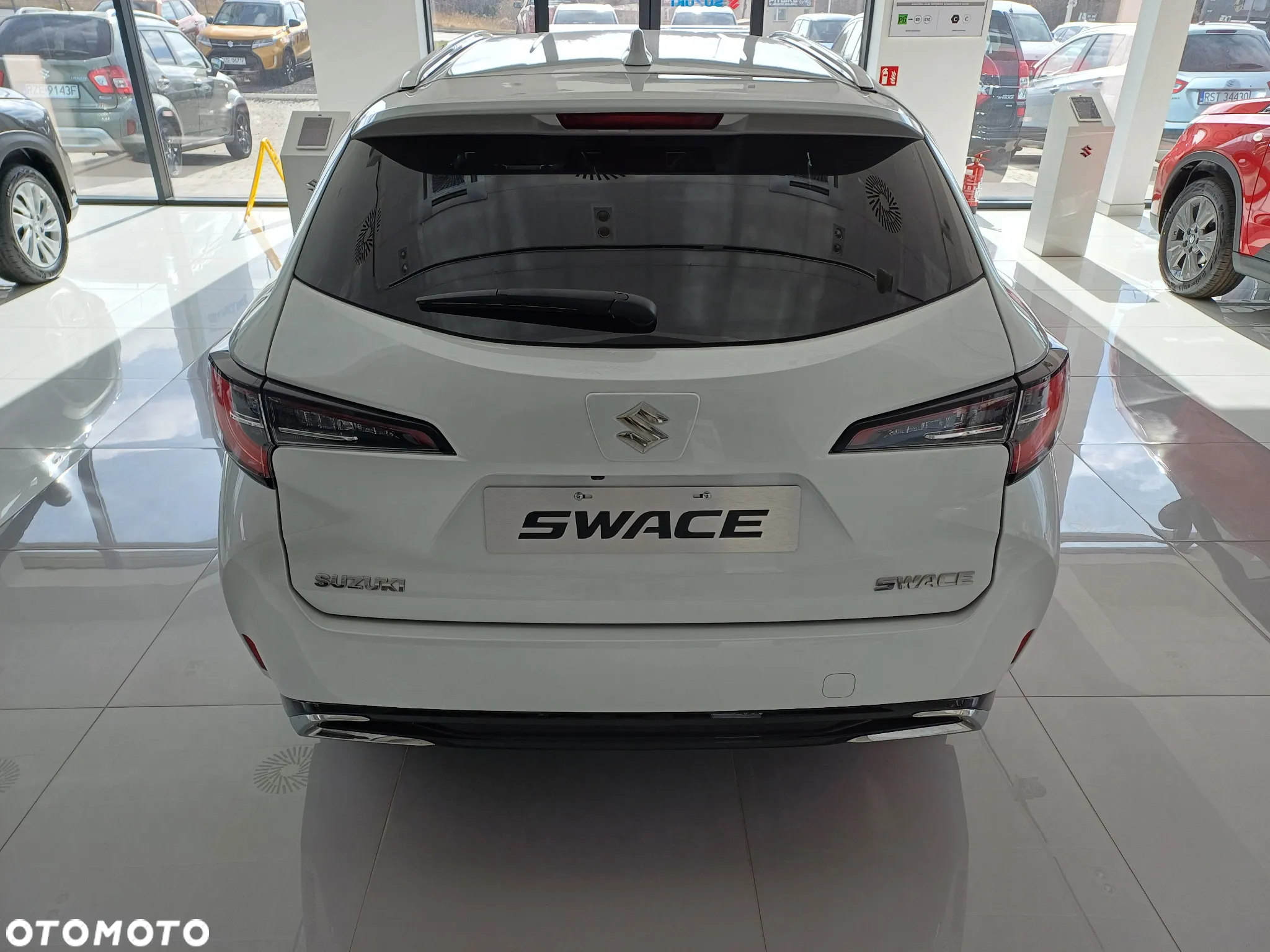 Suzuki Swace 1.8 Hybrid Premium Plus CVT - 5