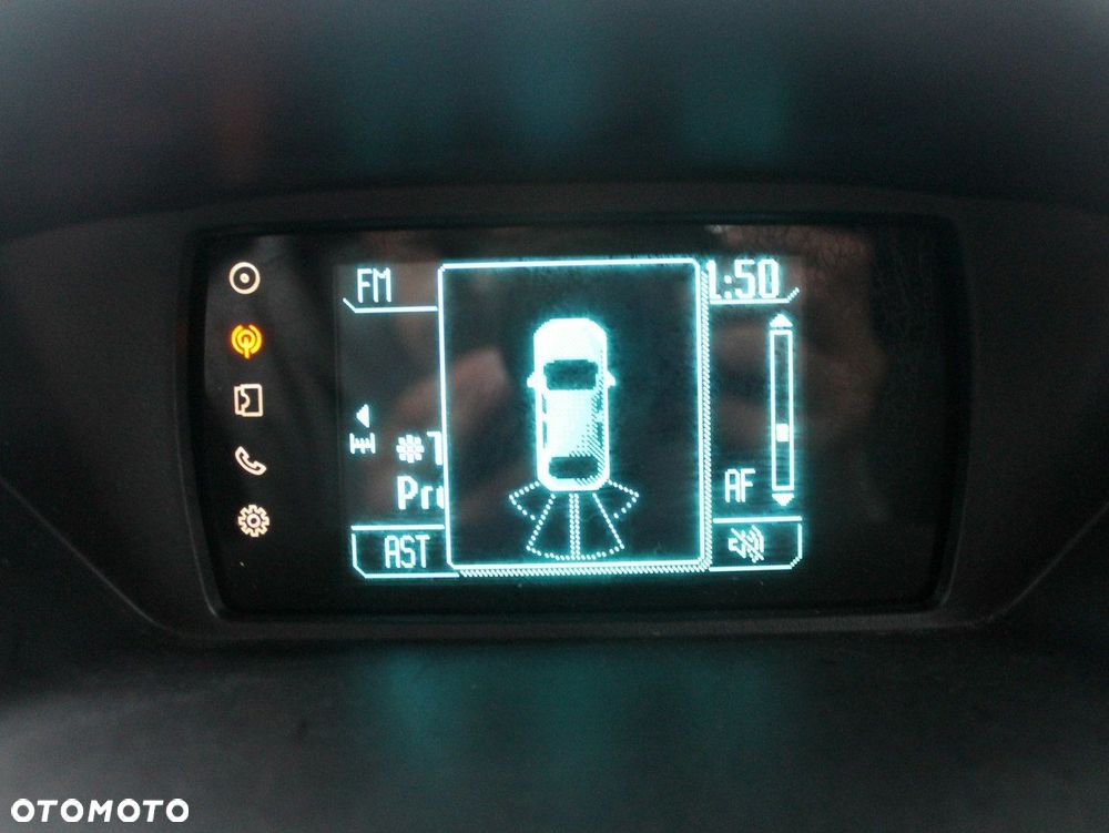 Ford Transit Courier - 11