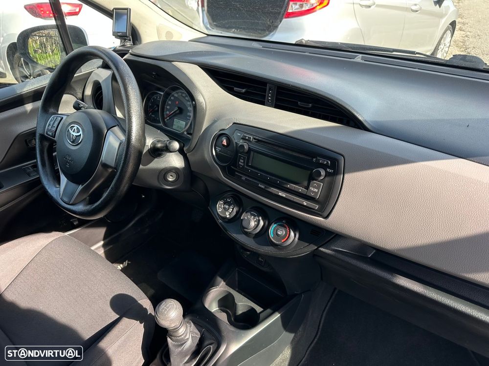 Toyota Yaris 1.4 D-4D Active+AC - 12