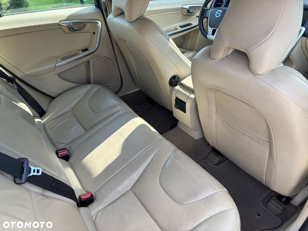 Volvo V60 2.0T Summum - 10