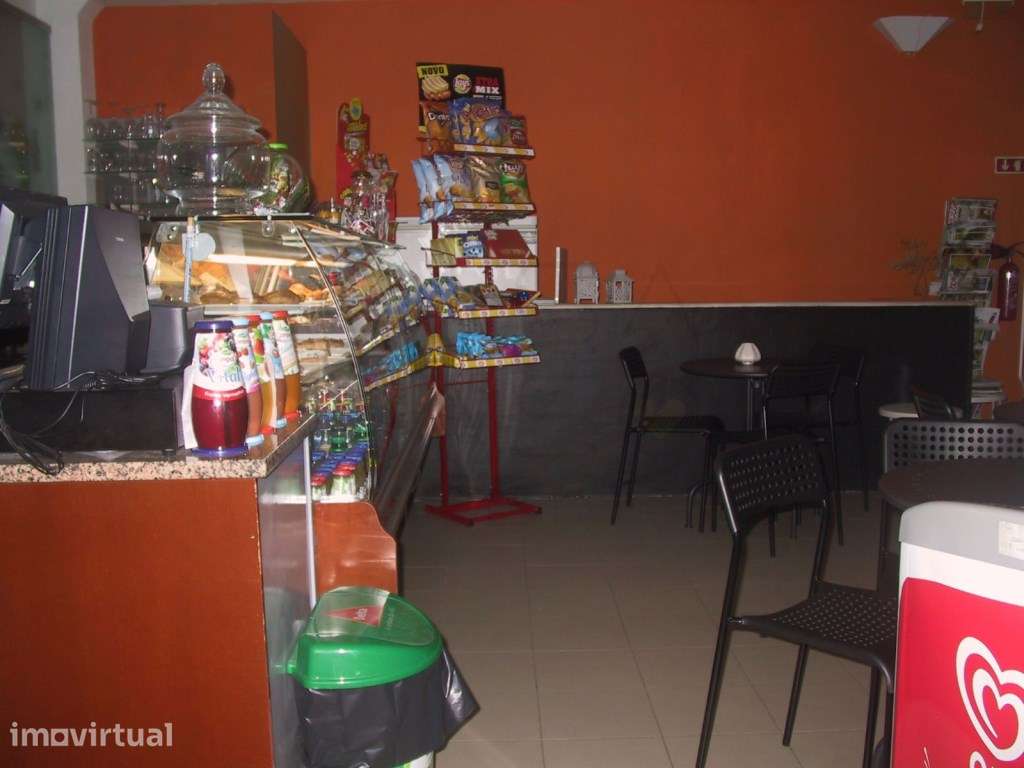 Café, Snack e Charcutaria, com dois pisos, alvará de snack bar e ve... - Grande imagem: 4/16