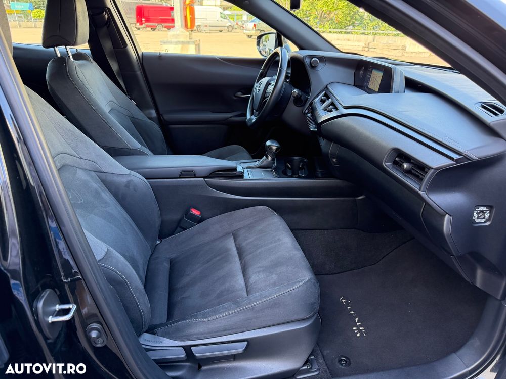 Lexus UX 250h Business Edition - 10