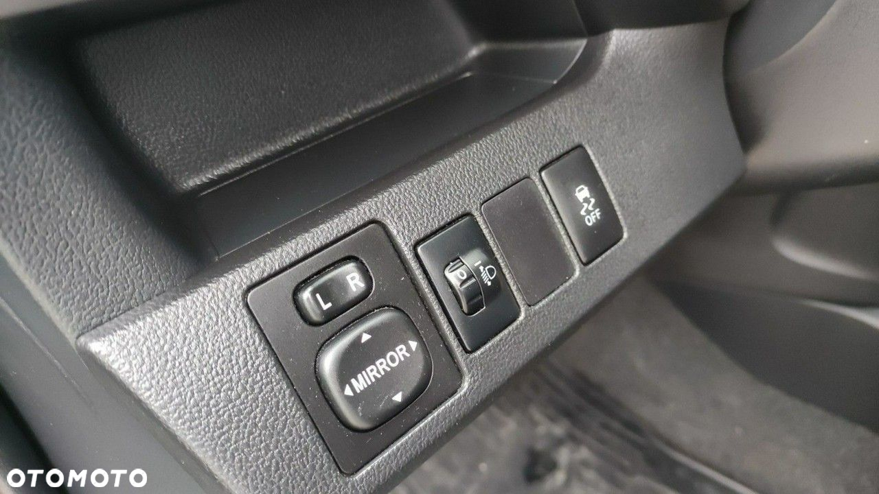 Toyota Verso S - 25