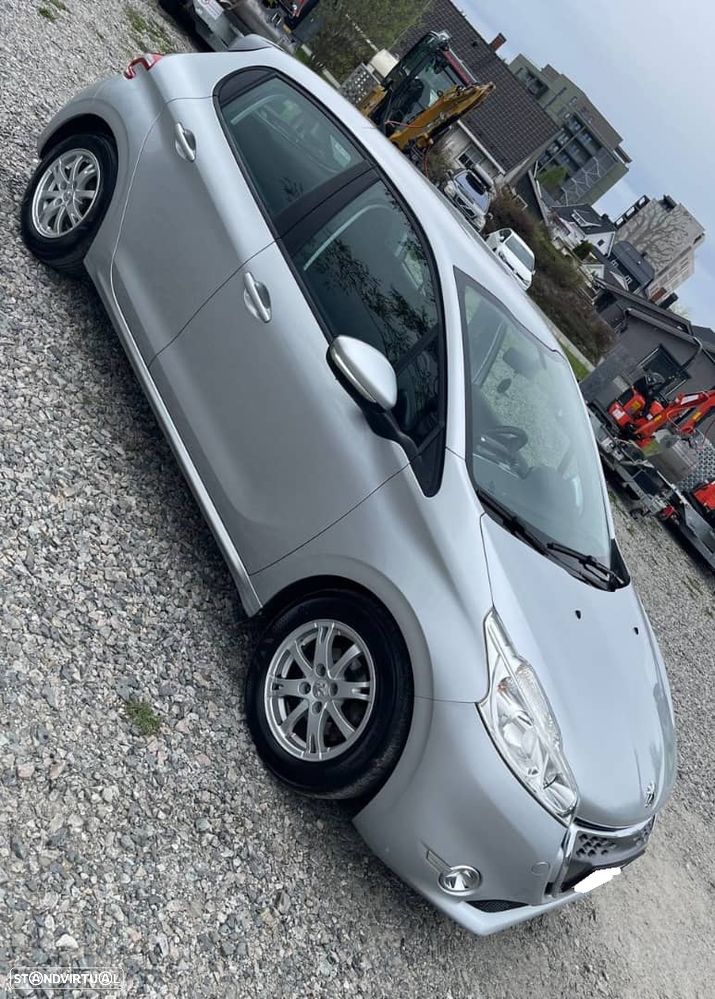 Peugeot 208 - 3