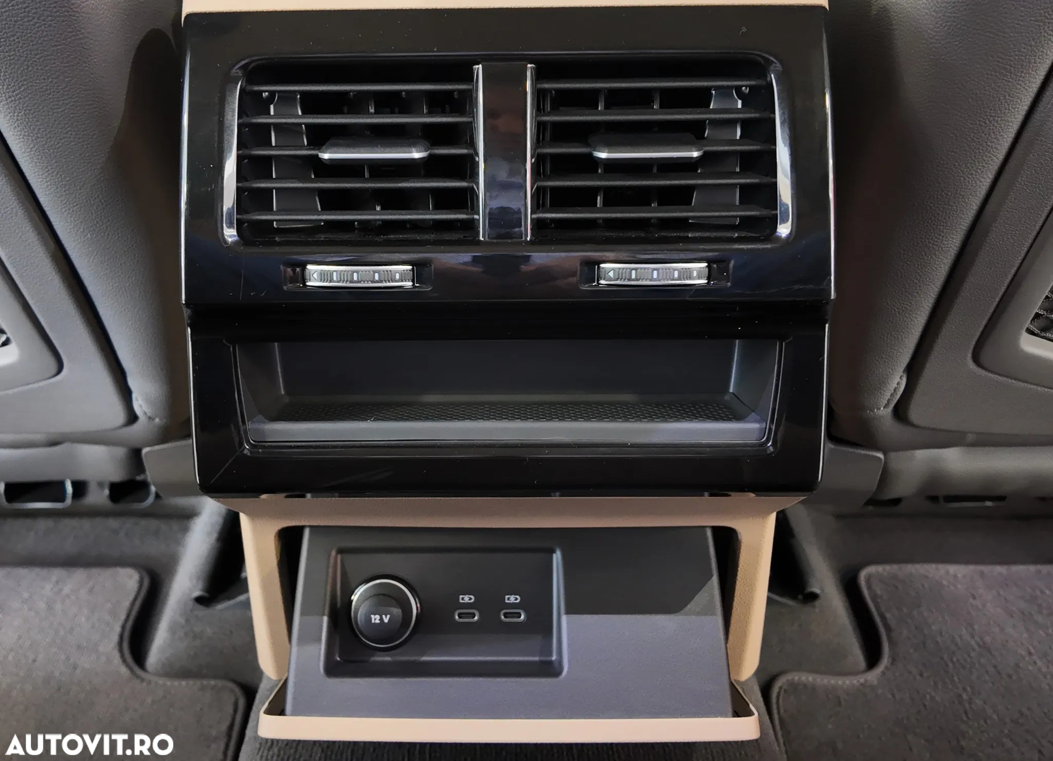 Volkswagen Touareg V6 TDI 4MOTION Elegance - 34