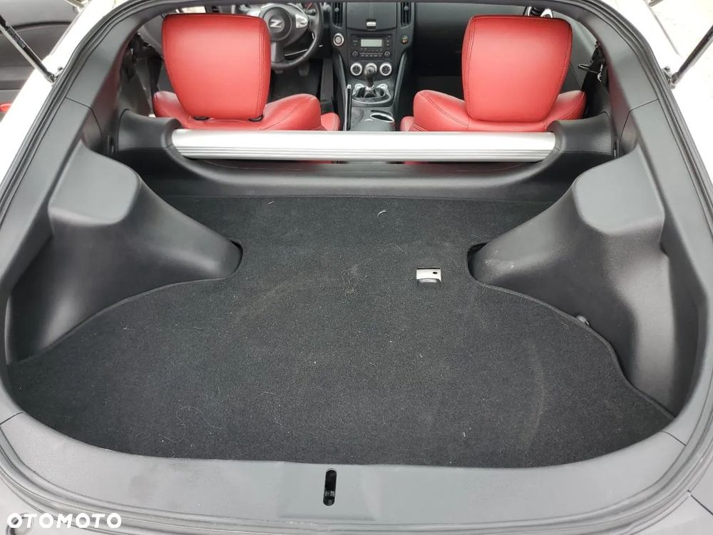 Nissan 370 Z - 10
