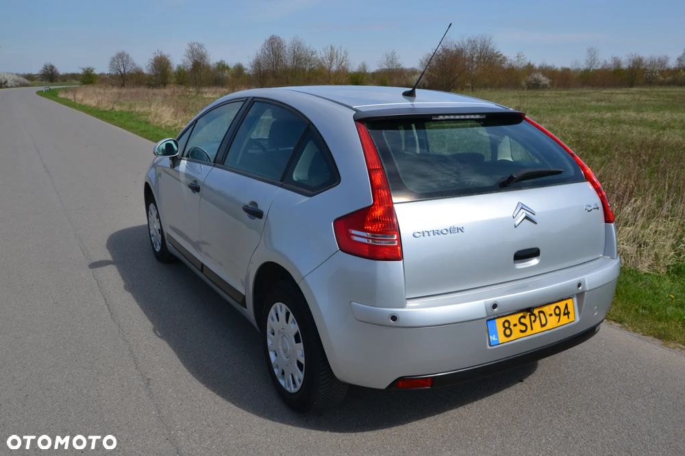 Citroën C4 1.4 16V Style - 13