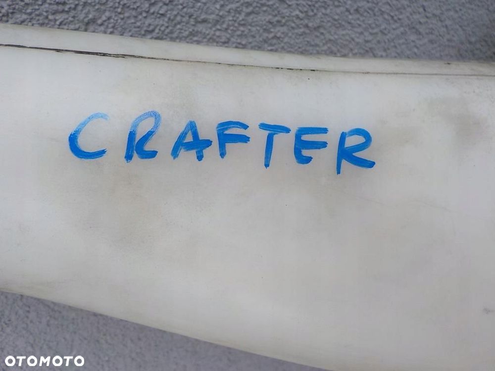 VW CRAFTER ZBIORNICZEK SPRYSKIWACZY POMPKA - 2