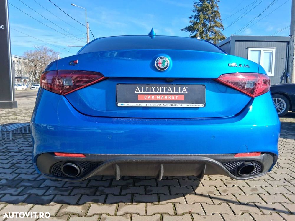 Alfa Romeo Giulia - 6