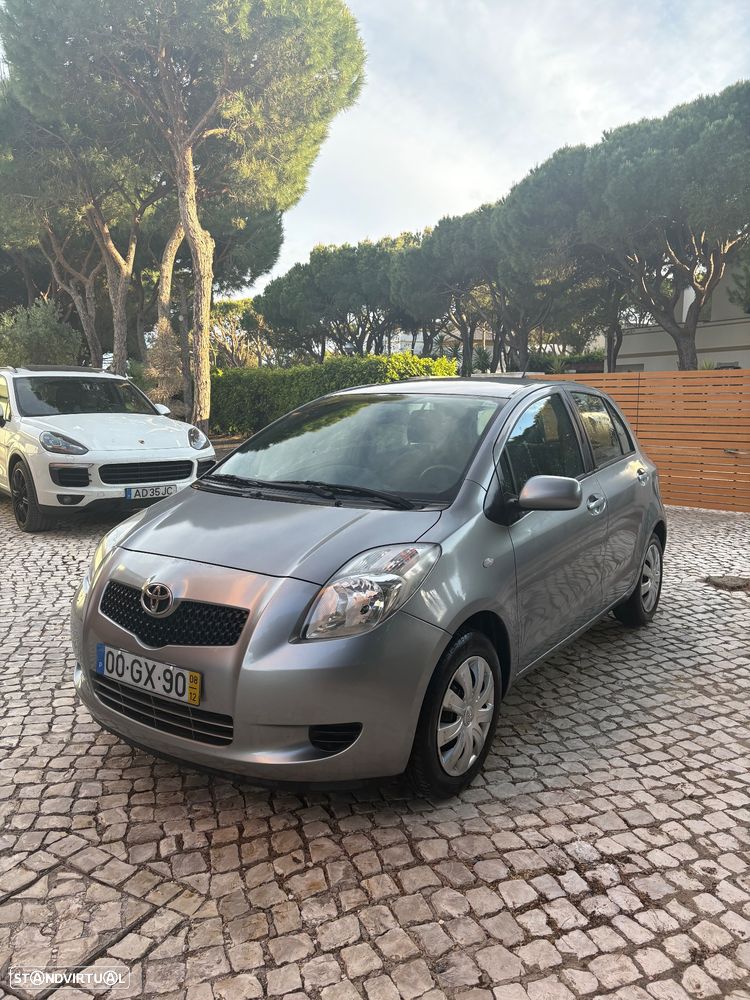 Toyota Yaris 1.0 VVT-i AC Manual - 1