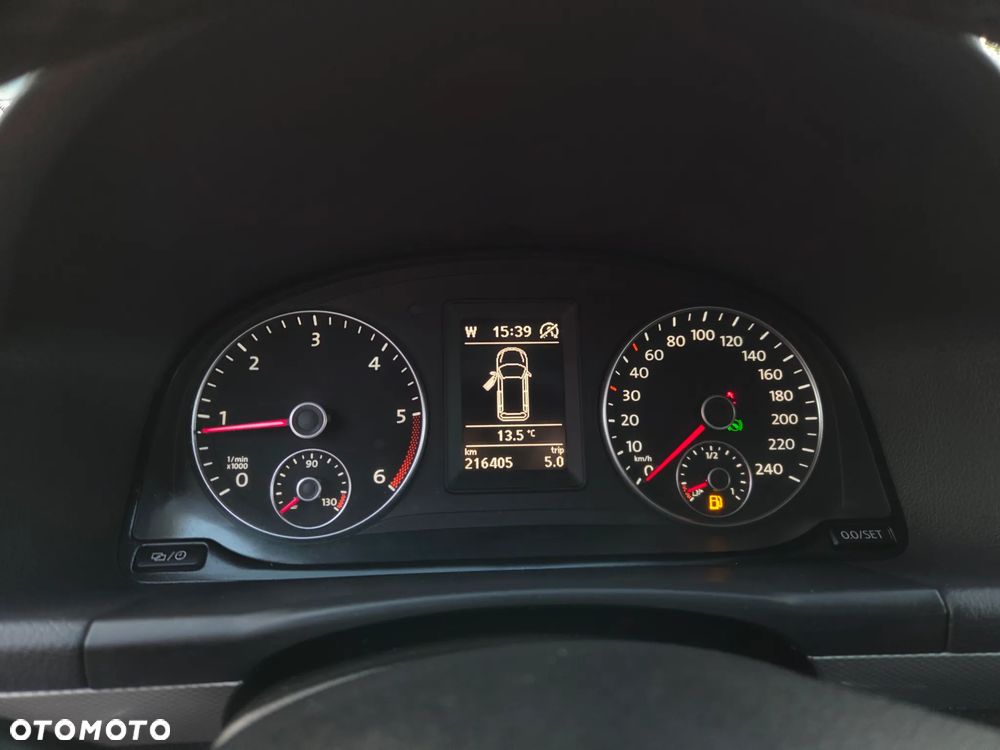 Volkswagen Touran 2.0 TDI DPF DSG Highline - 25