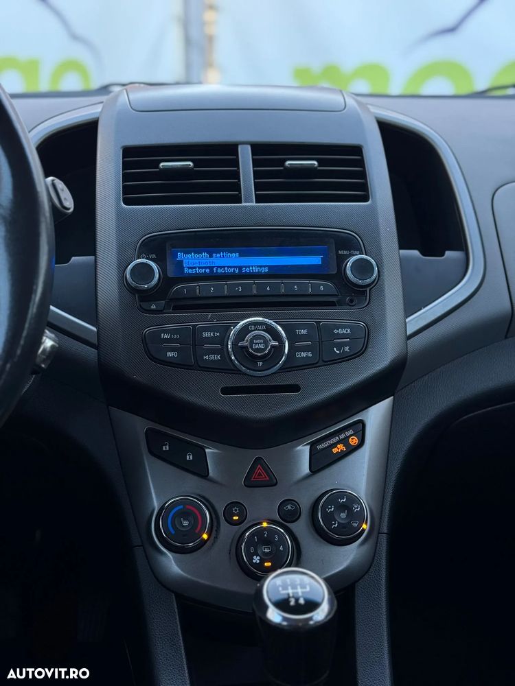 Chevrolet Aveo 1.6 LTZ - 27