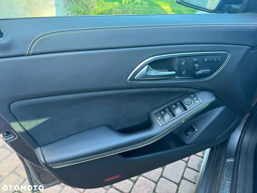 Mercedes-Benz CLA 250 7G-DCT AMG Line - 24