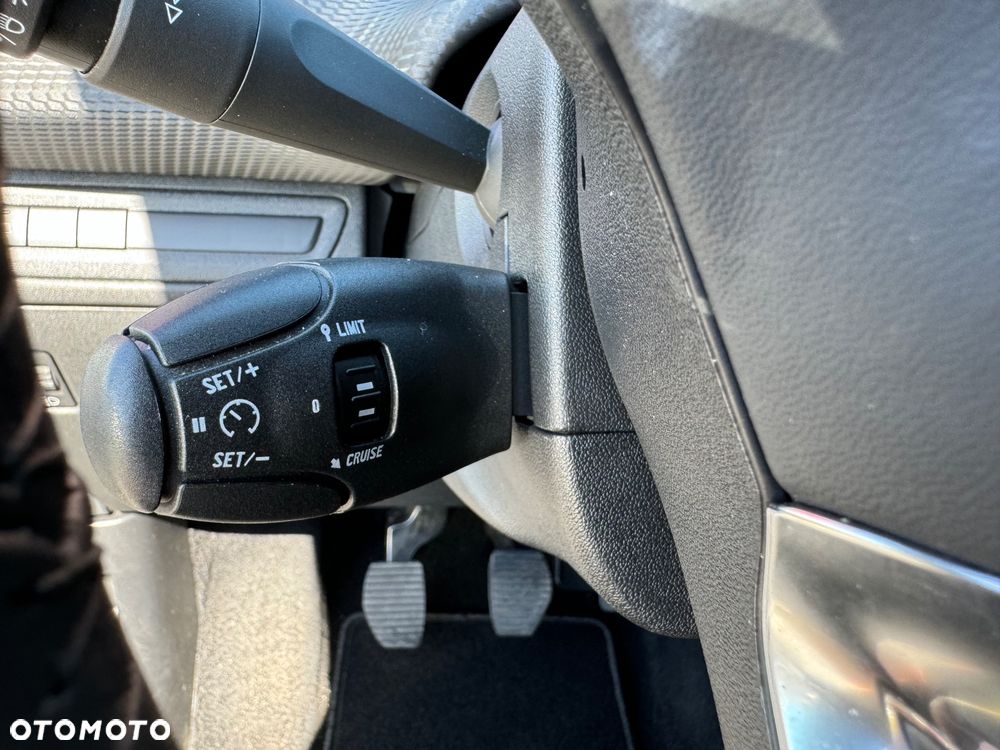 Peugeot 2008 - 12