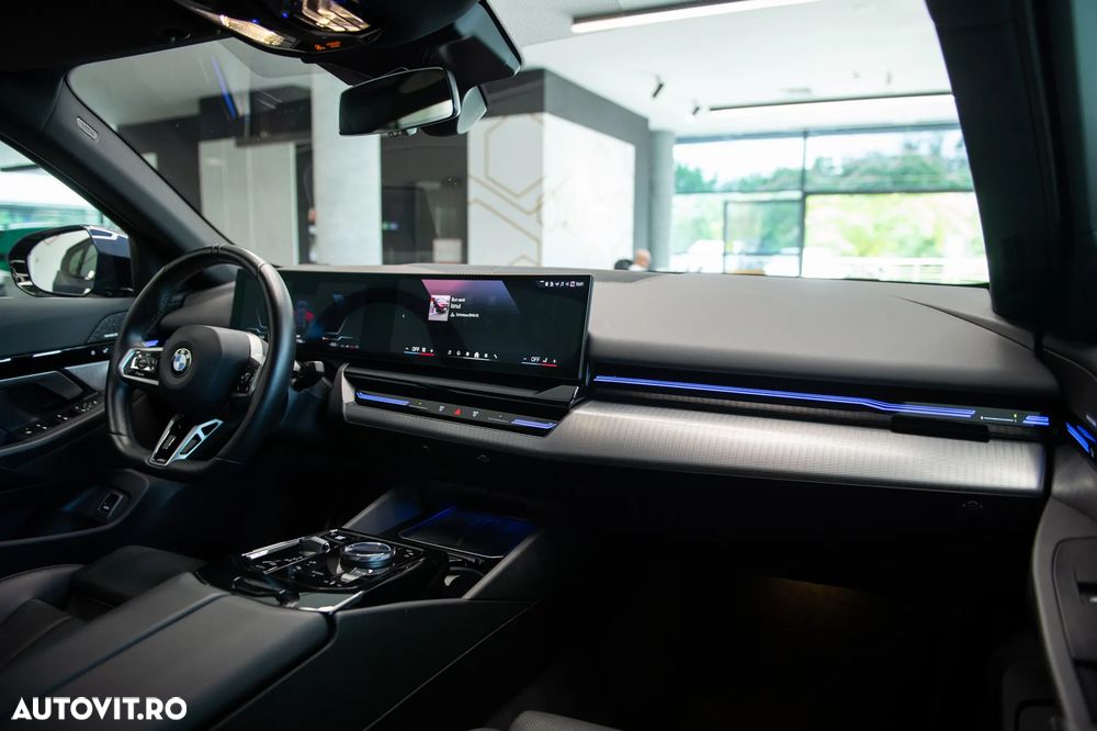 BMW Seria 5 520i AT MHEV - 32