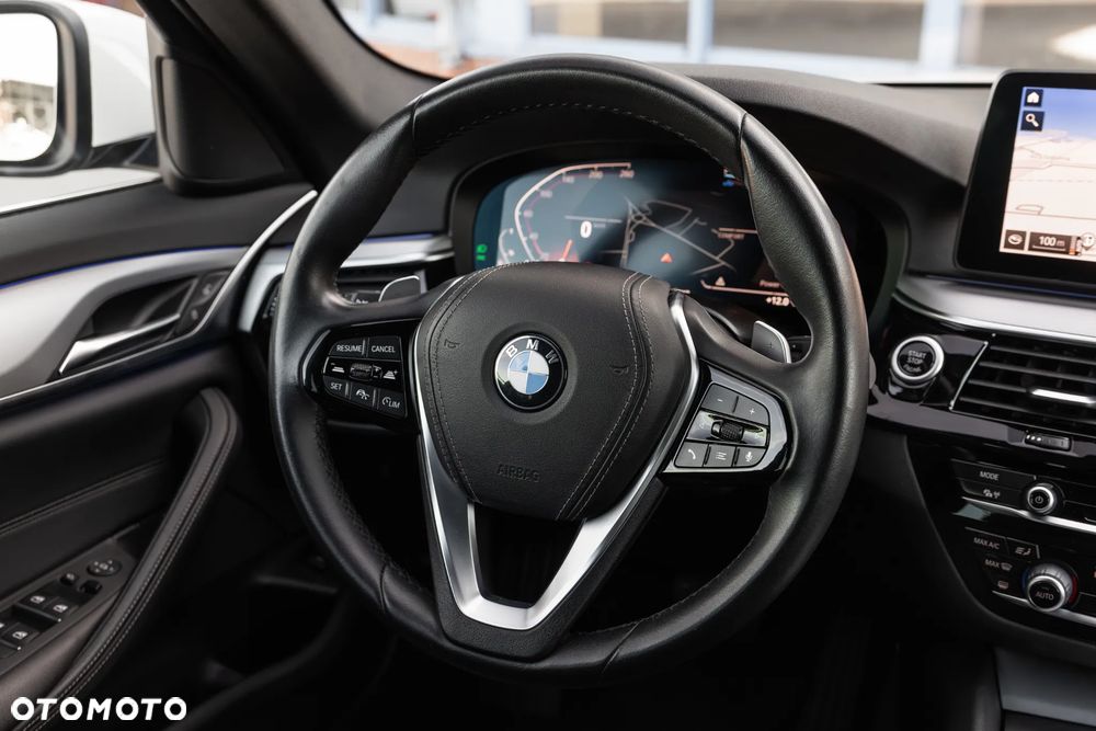 BMW Seria 5 520d xDrive Sport - 24