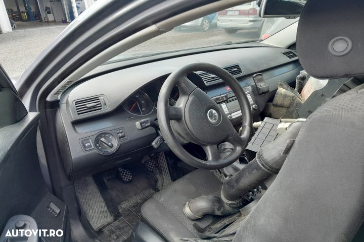 Broasca usa spate stanga 3C4839015A Volkswagen VW Passat B6 [2005 - 2 - 8