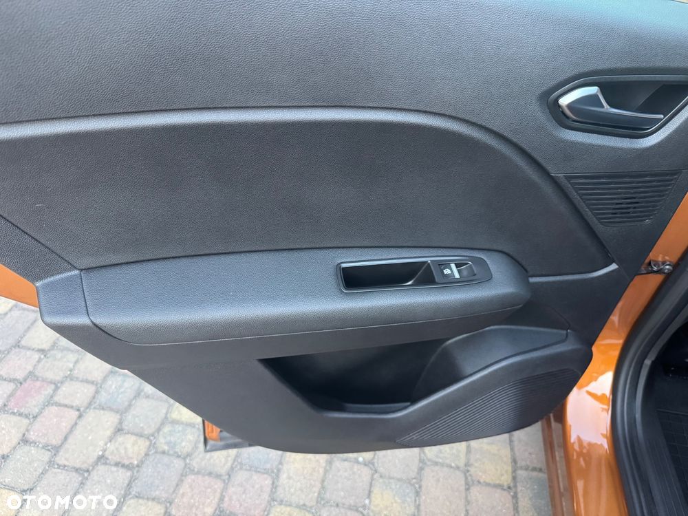 Renault Captur 1.3 TCe mHEV Intens EDC - 23