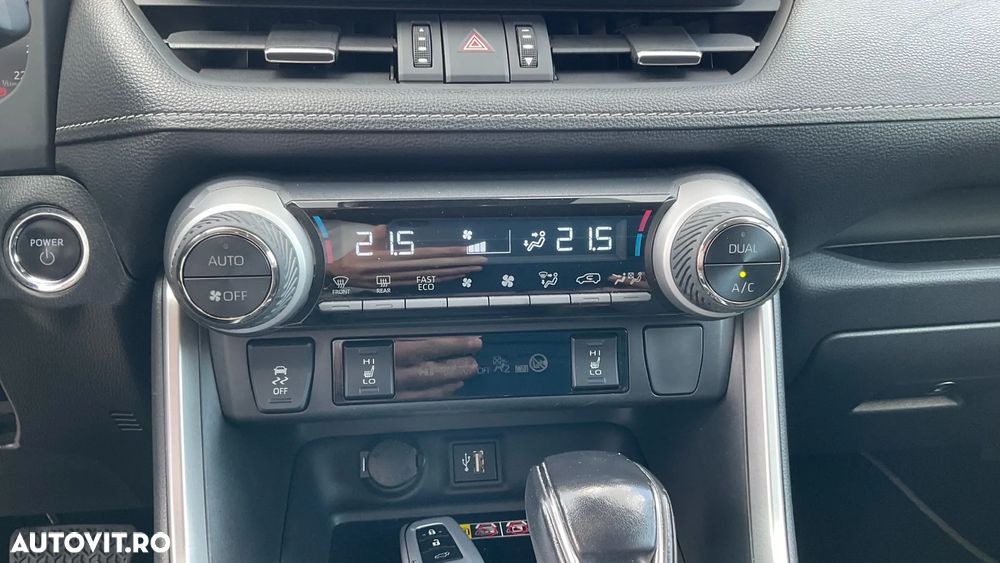 Toyota RAV4 2.5 VVT-iE 4x4 Luxury - 36