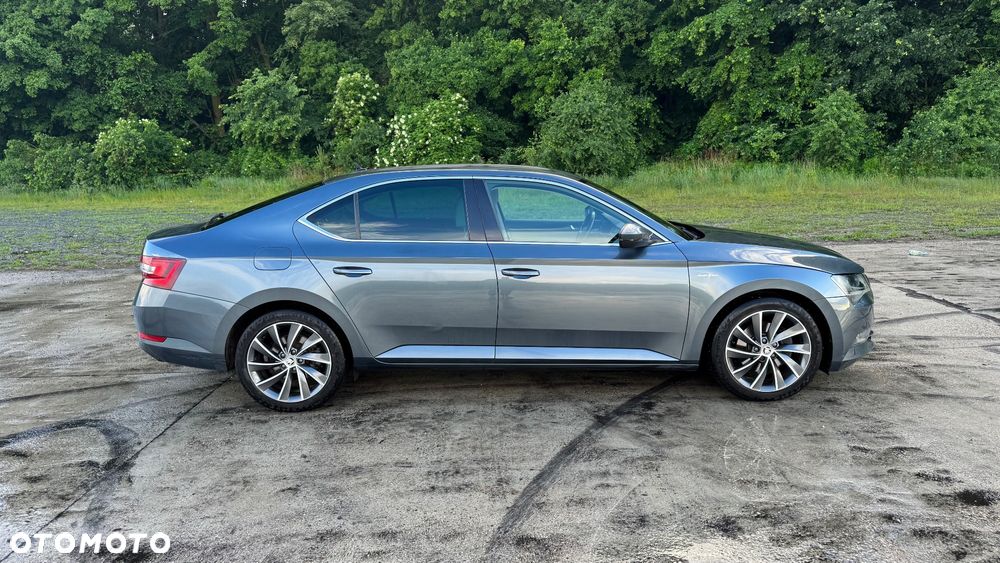 Skoda Superb 2.0 TDI L&K DSG - 8