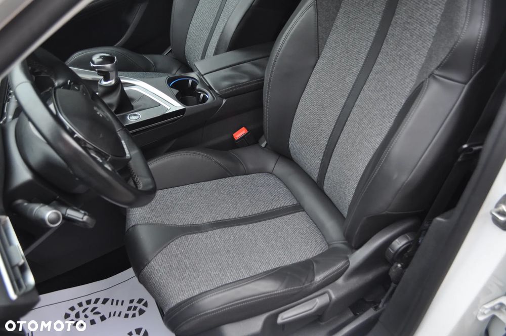 Peugeot 3008 2.0 BlueHDi Allure - 20