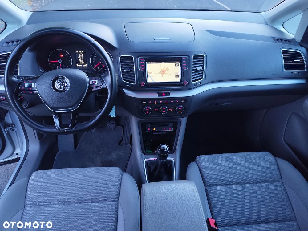 Volkswagen Sharan - 11