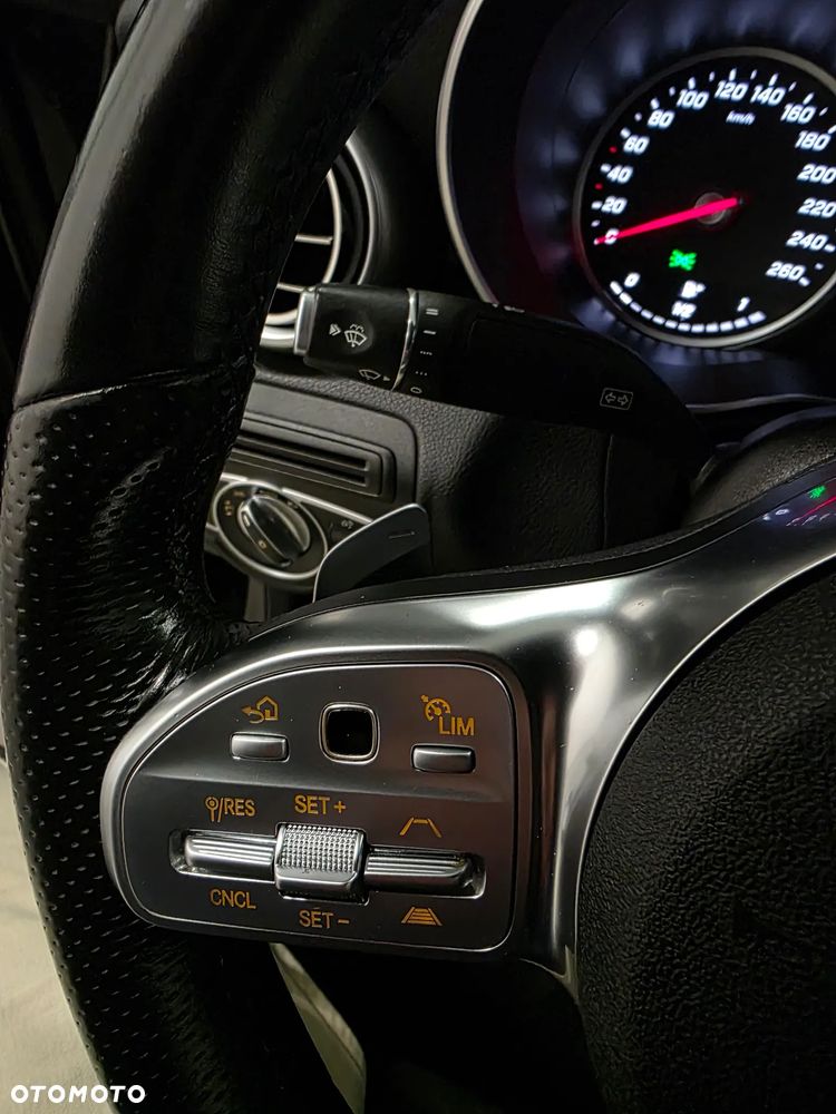 Mercedes-Benz GLC 300 d 4Matic 9G-TRONIC AMG Line Plus - 22