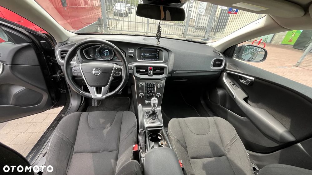 Volvo V40 D3 Momentum - 23