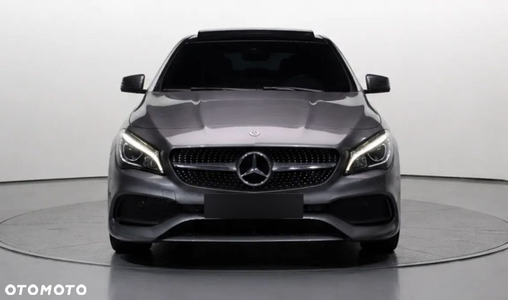 Mercedes-Benz CLA 250 4Matic 7G-DCT AMG Line - 2