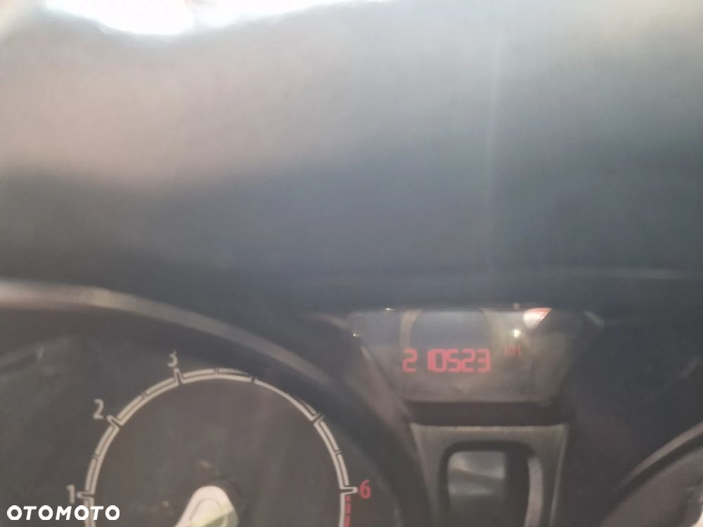 Ford Fiesta 1.25 Ambiente EU5 - 20