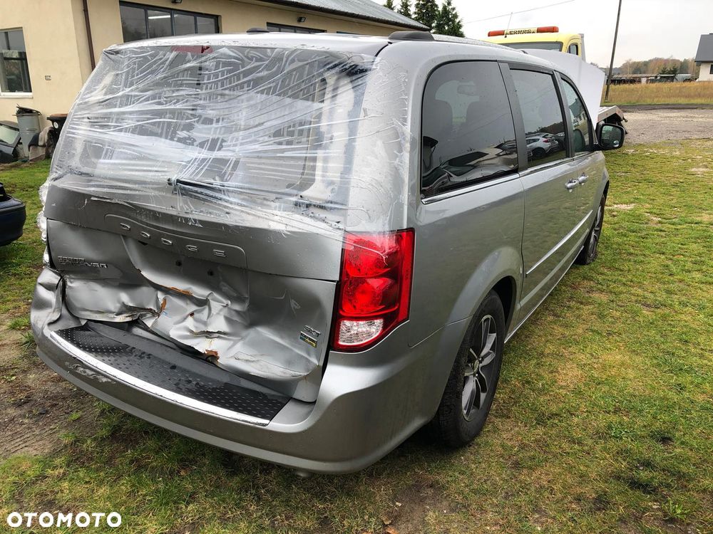 Dodge Grand Caravan - 8