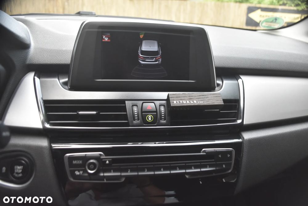 BMW Seria 2 220i Luxury Line - 11