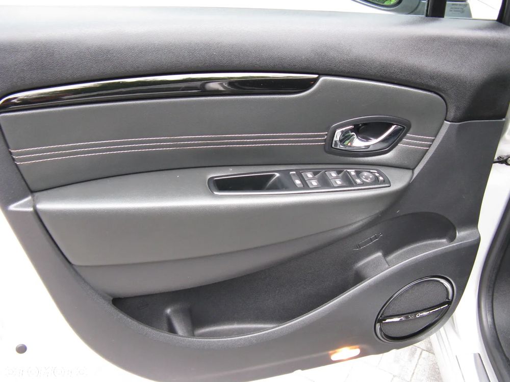 Renault Scenic 1.6 16V TomTom Edition - 24