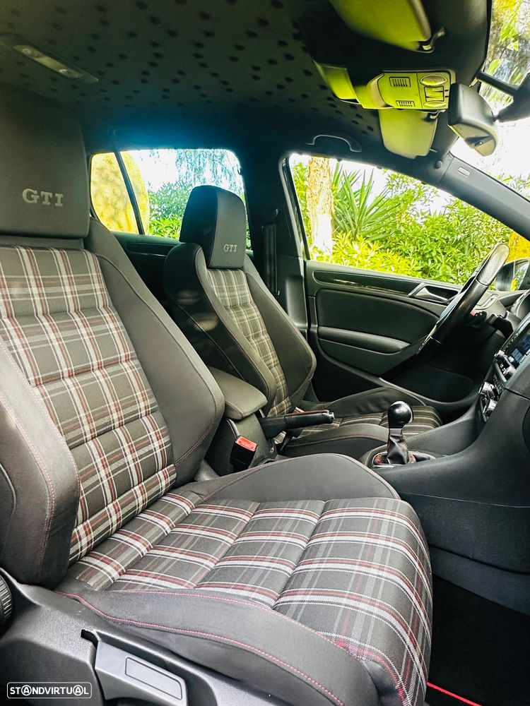 VW Golf 2.0 GTI DSG - 18