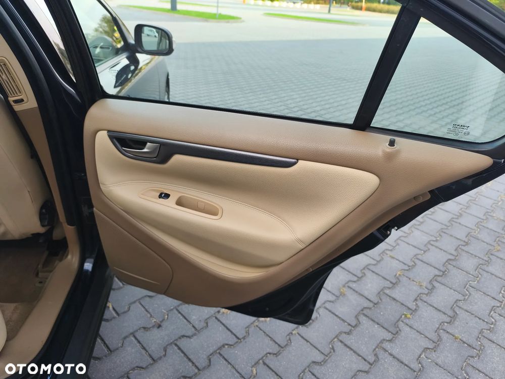 Volvo S60 2.4 Summum - 34