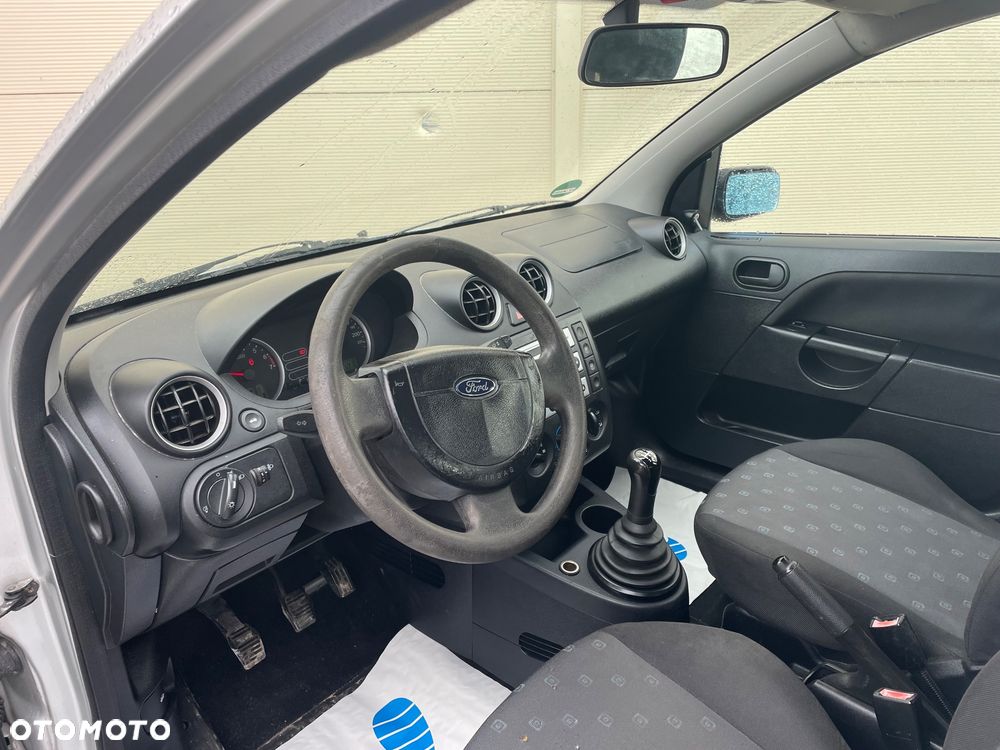 Ford Fiesta - 16