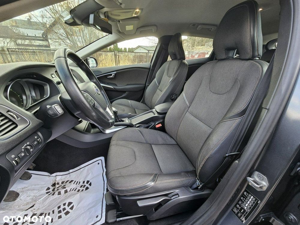 Volvo V40 Cross Country D2 Momentum - 13