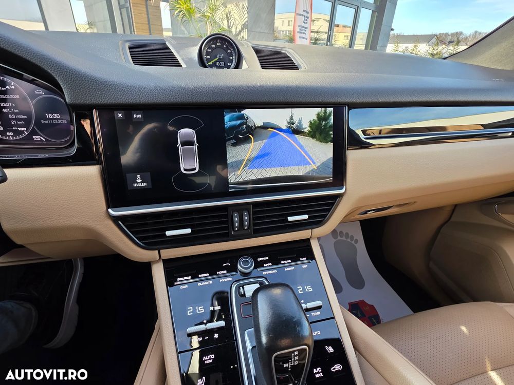 Porsche Cayenne - 23