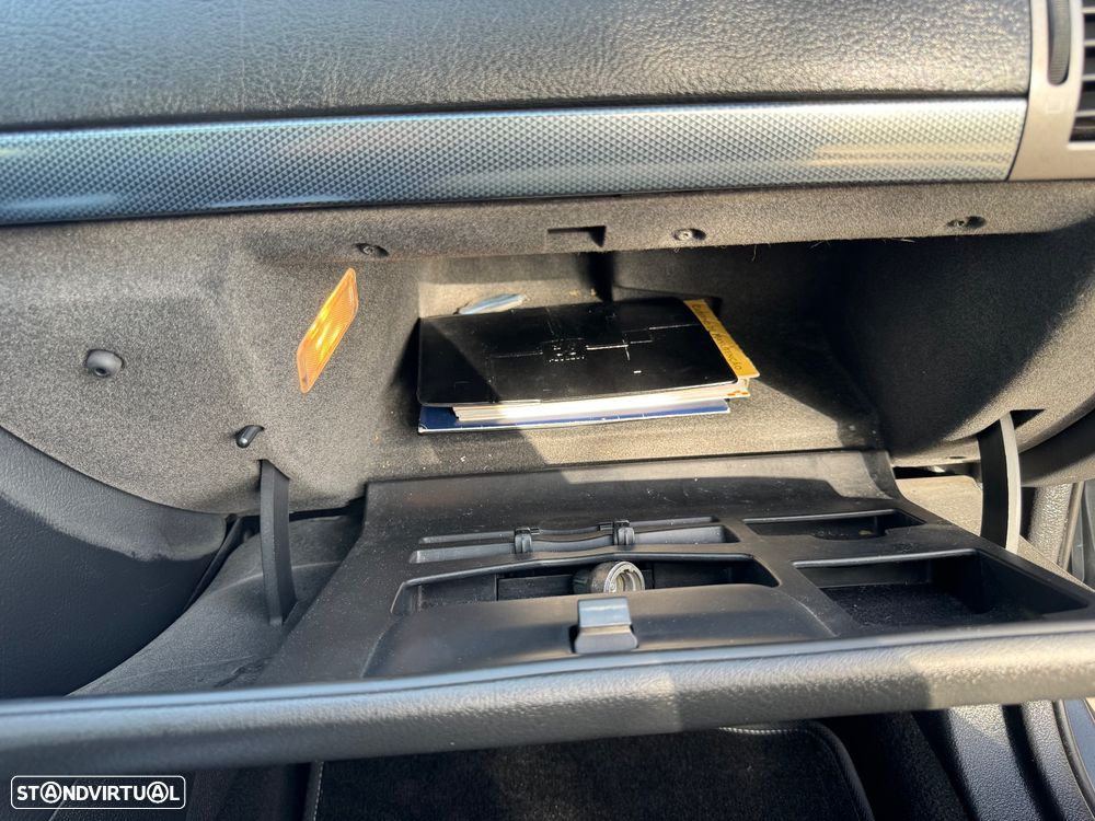 Peugeot 407 SW 1.6 HDi SE Navteq FAP - 40