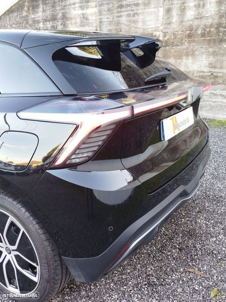 MG MG4 64 kWh Luxury - 12