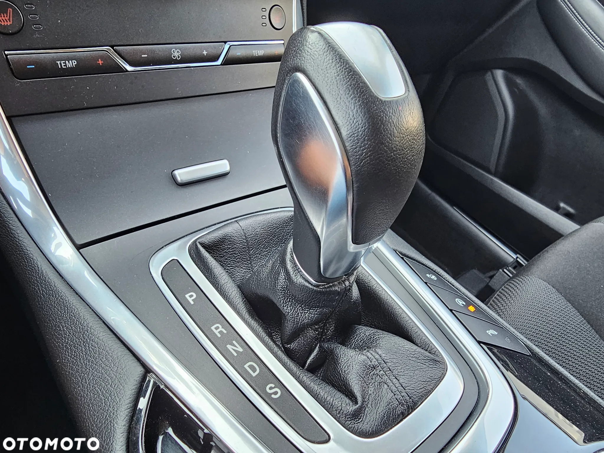 Ford S-Max 2.0 TDCi 4WD Titanium PowerShift - 28